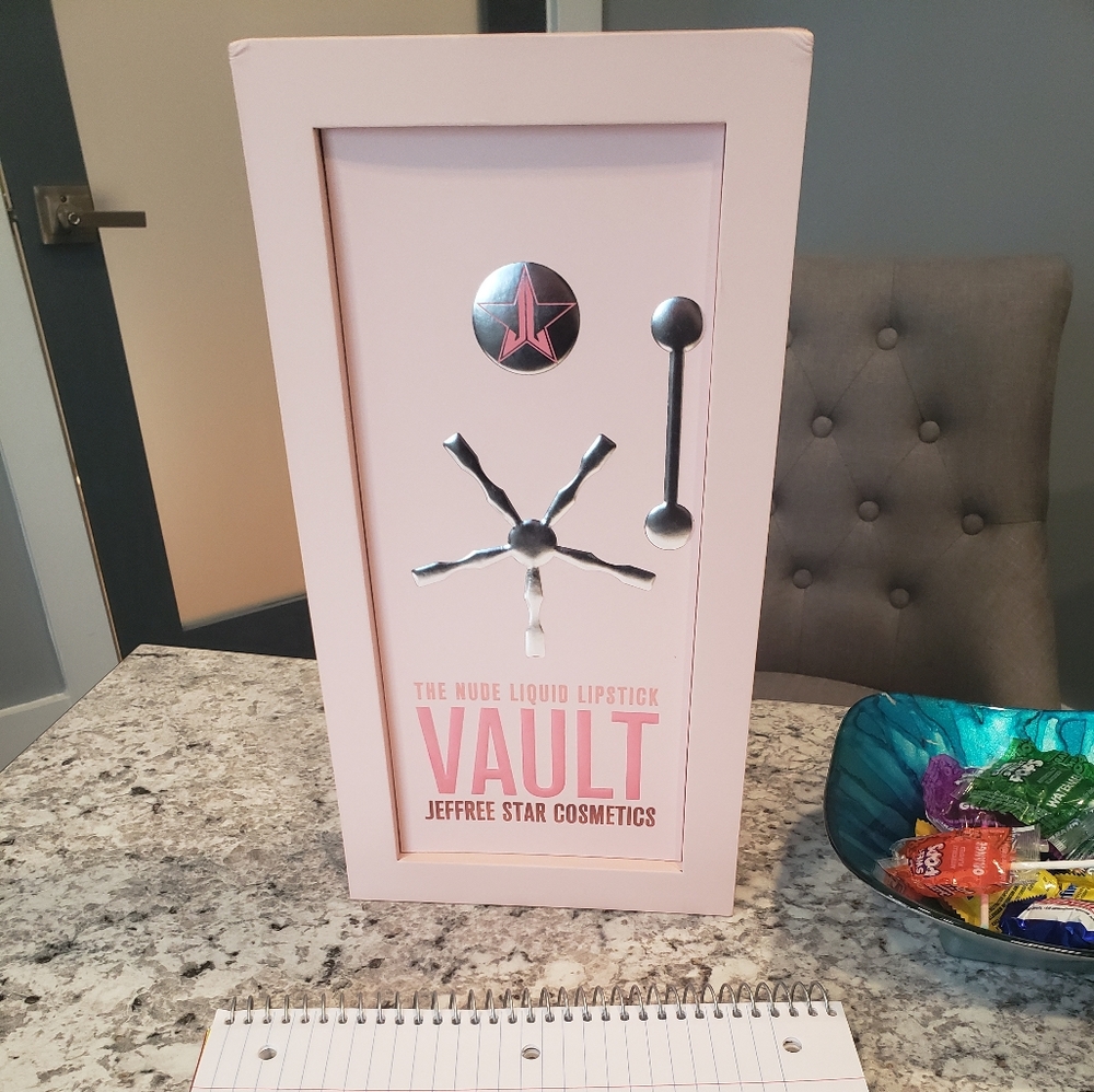 Jeffree Star Nude Lip Vault BNIB